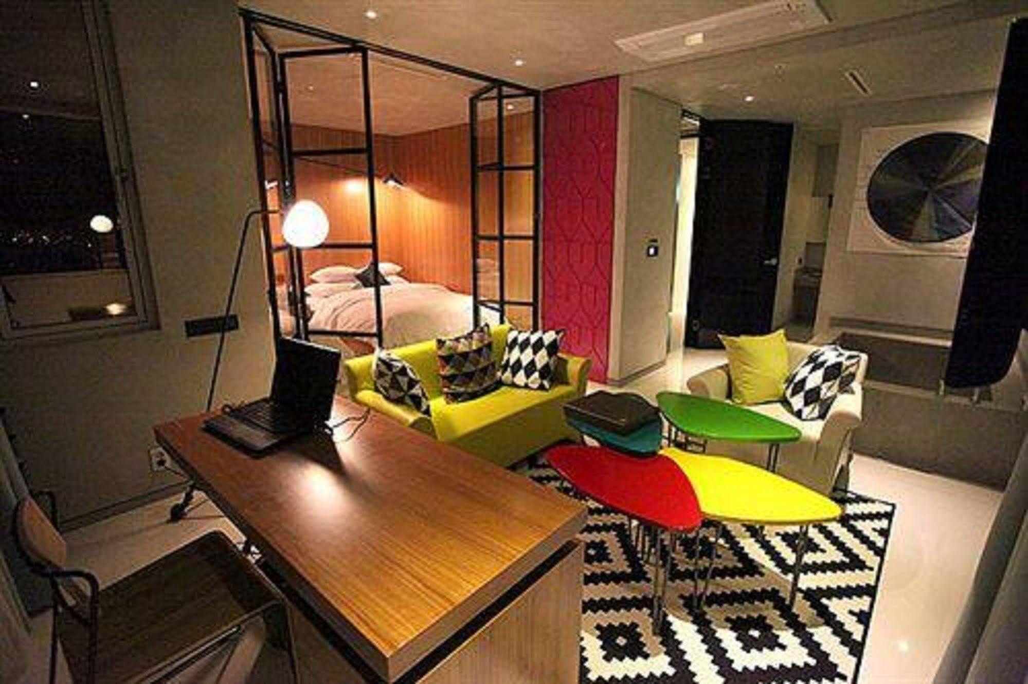 Hotel The Designers Hongdae Seúl Exterior foto